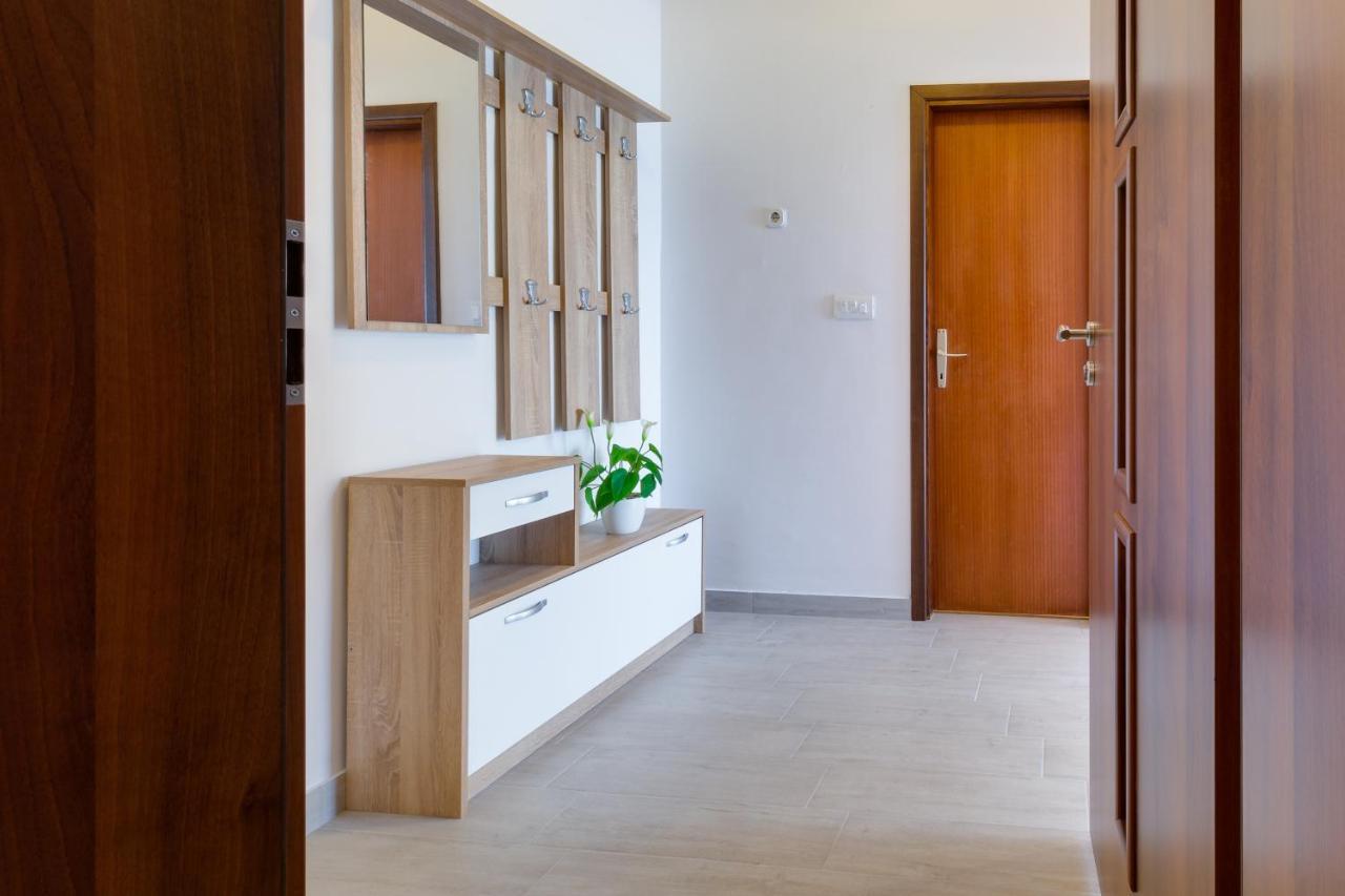 Family Friendly Seaside Apartments Kozino, Zadar - 5756 Petrčane Exterior foto