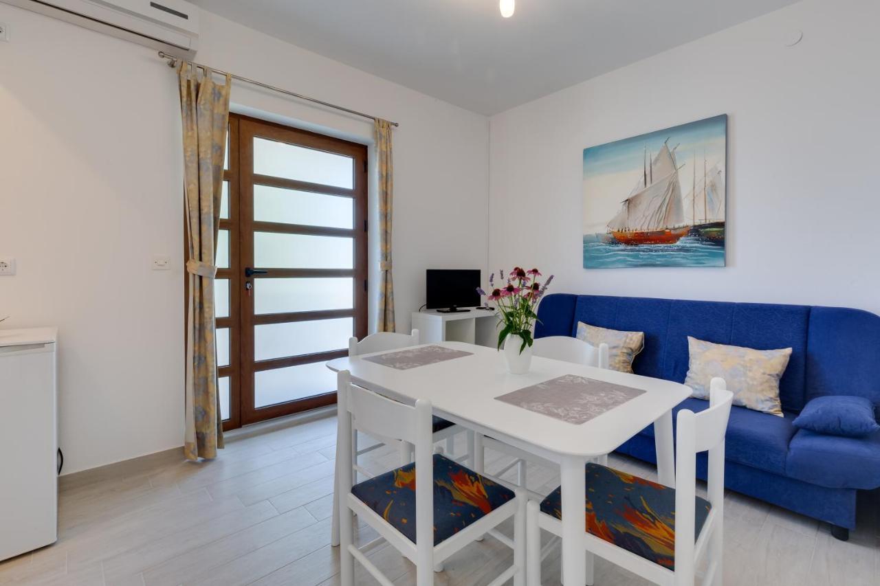 Family Friendly Seaside Apartments Kozino, Zadar - 5756 Petrčane Exterior foto
